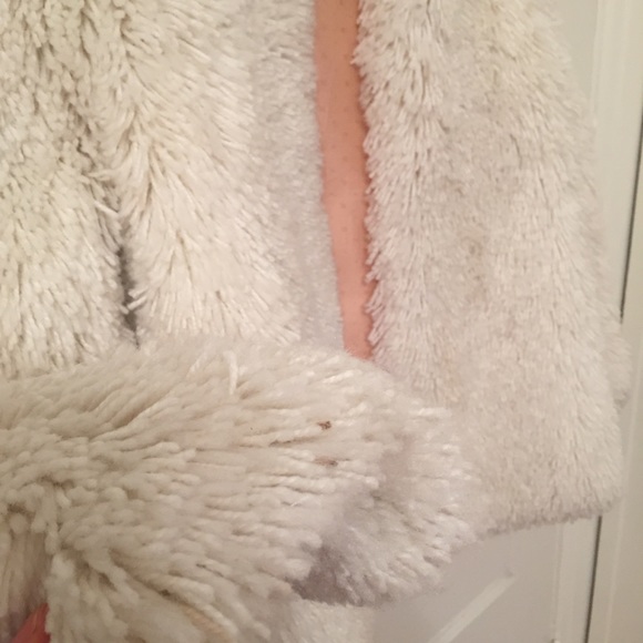 White Shag Statement Jacket - Picture 2 of 8